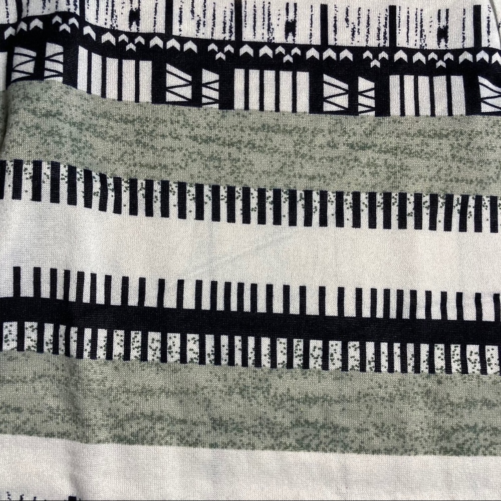 Lightweight Patterned Cardigan - Picture 12 of 12